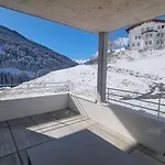 Blue Mountain Apartment *